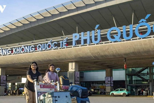 Khách đổ xô đi Phú Quốc dịp 2/9, vì sao giá vé máy bay không cao?