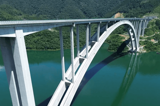 Láng giềng Việt Nam phá kỷ lục thế giới, xây cầu bê tông có nhịp chính dài tới 600m