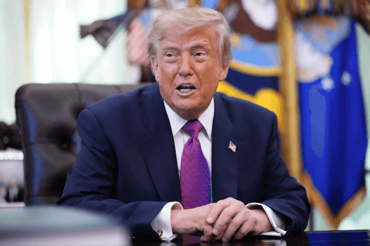 Ông Trump ‘mang về’ 65 tỷ thùng dầu, bao giờ giá xăng ở Mỹ sẽ giảm?