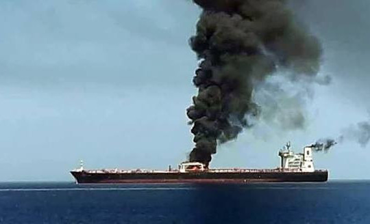 Mỹ tấn công tàu chở dầu của Iran theo chính sách 'tàu đổi tàu'
