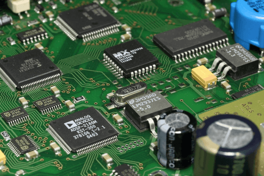 Chuyên gia tuyên bố Trung Quốc vẫn tụt hậu 15 năm về công nghệ chip so với phương Tây
