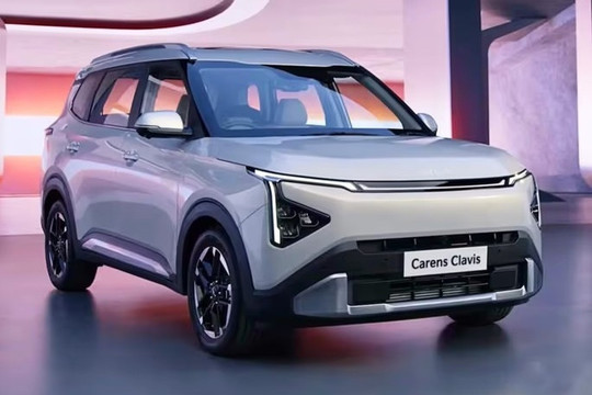 KIA ‘tạo dấu ấn mới’ với mẫu MPV 7 chỗ giá chỉ 310 triệu, khách gia đình Việt sẽ thích, lần đầu có cửa sổ trời, động cơ 1.5L với 3 loại tuỳ chọn