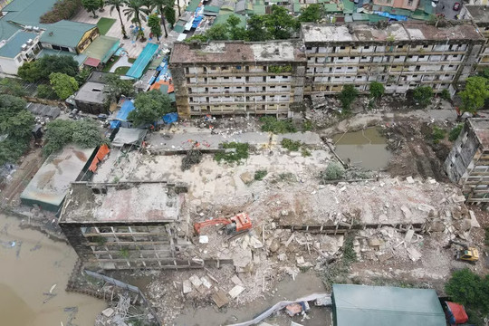 380 hộ dân phải di dời khỏi chung cư cũ gần 50 năm tuổi, được hỗ trợ 5 triệu đồng/tháng tiền thuê nhà