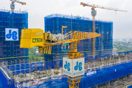 Gần 11.000 tỷ đồng của Hòa Bình đang nằm trong tay đối tác, việc 'ghi nhận doanh thu' cũng bị hoài nghi