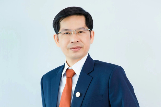 Phó chủ tịch doanh nghiệp thép quy mô 18.000 tỷ nộp đơn từ nhiệm