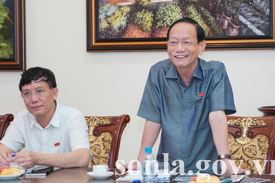 Đại gia Vũ Văn Tiền ôm tham vọng nông nghiệp, đi khắp Sơn La, Tuyên Quang tìm cơ hội nuôi heo, trồng chè
