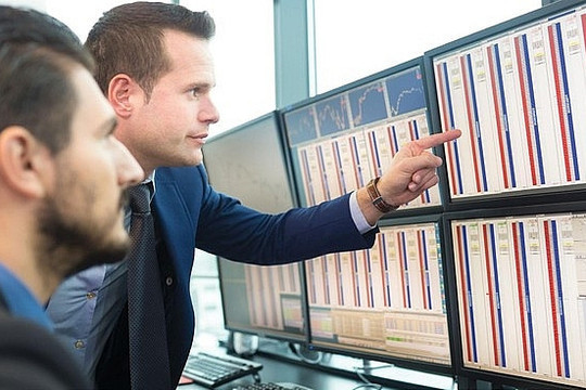 Kỳ rà soát đầu tiên theo bộ chỉ số mới FTSE: 5 cổ phiếu có thể bị loại, bán mạnh nhóm chứng khoán VCI, VND...