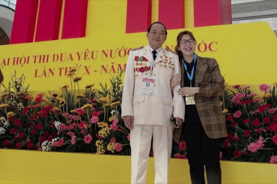 Nữ MC kỳ cựu VTV có bố là Đại tá, Anh hùng Lực lượng vũ trang nhân dân, từng đỗ thủ khoa đại học