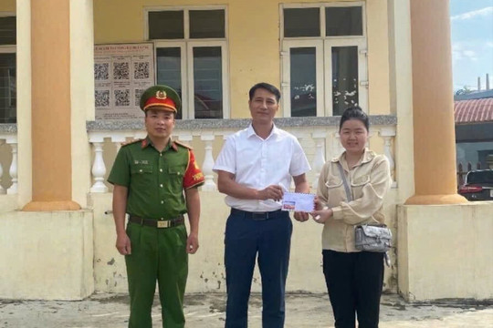 Hiệu trưởng sinh năm 1979 trình báo công an về số tiền 16,5 triệu đồng trong tài khoản
