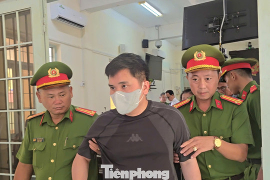 Lùi ngày xét xử tài xế xe tải vụ tai nạn làm nữ sinh tử vong ở Vĩnh Long