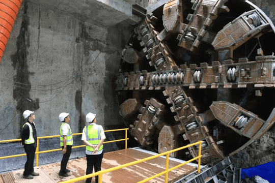 Huy động cỗ máy TBM xây dựng đường hầm xuyên lòng đất, mở đường cho dự án metro hơn 203.000 tỷ đồng