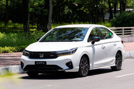 Lãi suất vay mua ô tô chạm ngưỡng 19,8%: Nhiều chủ xe gặp cú sốc sau thời gian ưu đãi