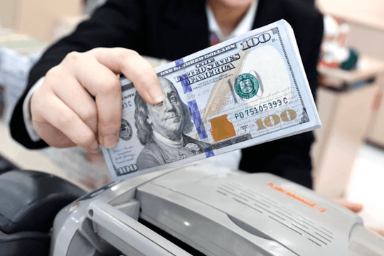 Tỷ giá hôm nay 9/10: USD ngân hàng giảm mạnh, thị trường tự do đi ngược chiều