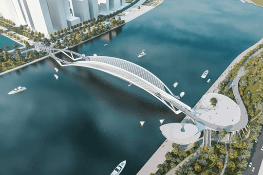 Huy động 10 đơn vị tham gia lai dắt vòm thép 3.400 tấn, chuẩn bị hợp long cầu đi bộ nghìn tỷ tại TP giàu nhất cả nước