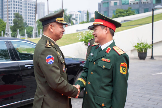 Lãnh đạo quốc gia 18 triệu dân đích thân đến trụ sở Viettel, bày tỏ mong muốn tập đoàn hỗ trợ thêm về công nghệ, quốc phòng