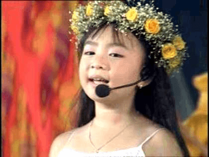 'Thần đồng nhạc Việt' kiếm bộn tiền từ năm 2 tuổi, 5 tuổi có liveshow, từng làm ngân hàng, nay đã sinh 3 con bên trời Tây