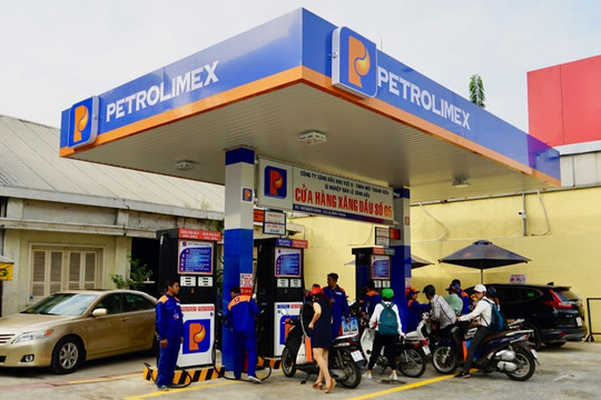 Petrolimex tự nguyện cắt bớt lợi nhuận, bán xăng rẻ hơn giá Nhà nước quy định