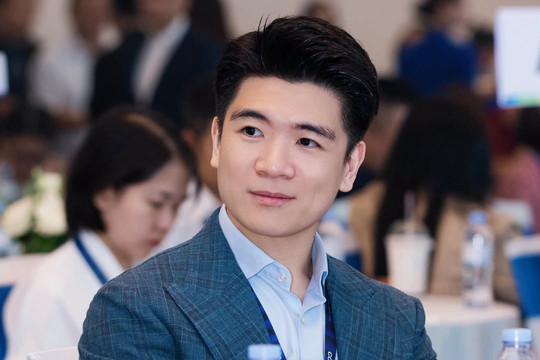Phó Chủ tịch SHB Đỗ Quang Vinh tiết lộ tỷ lệ 70-30 thú vị trong phong cách thời trang hiện đại