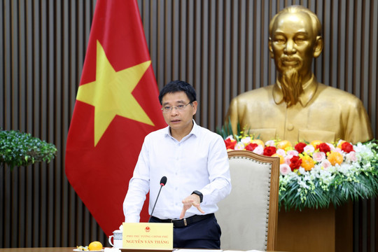 Phó Thủ tướng Nguyễn Văn Thắng yêu cầu giảm lãi suất cho vay đến 2%, khẩn trương xử lý ngân hàng yếu kém