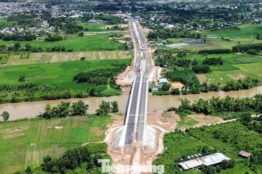 Đà Nẵng: Cầu đã xong, sao người dân chật vật đi vòng?