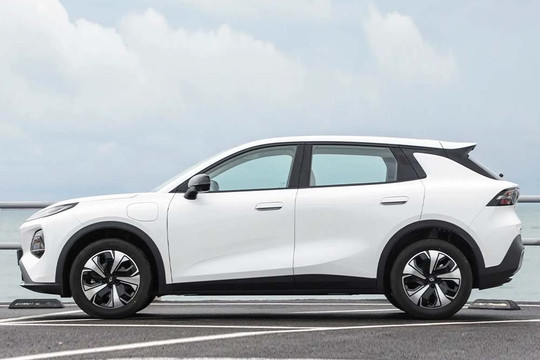 ‘Chung mâm’ với Mazda CX-5, mẫu SUV cỡ C giá chỉ 350 triệu, thiết kế bệ vệ, dải đèn LED kéo dài cùng tính năng hỗ trợ lái NOA