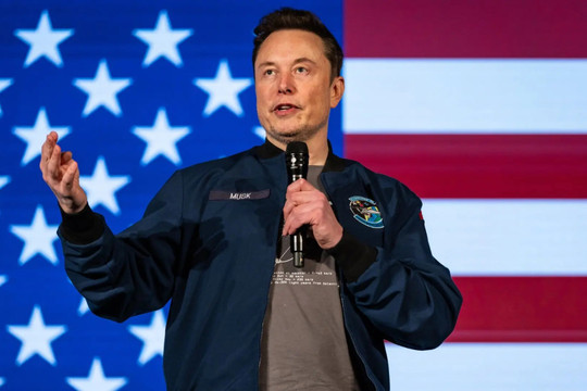 Quên USD đi, Elon Musk tuyên bố tiền tệ sẽ được tính bằng watt và tấn trong tương lai