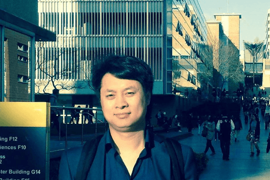 Giáo sư Hóa học từng là diễn viên VTV: Được vinh danh tại Australia, gây tranh luận vì quan điểm về Việt Nam phát triển sự nghiệp
