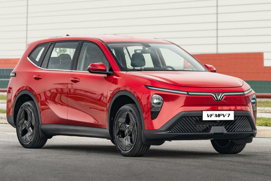 Mua VinFast MPV 7 với 0 đồng, người định mua xe đã tính từng khoản và đã nói thẳng
