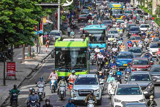 Đề xuất hỗ trợ người dân đổi xe máy xăng khi triển khai vùng phát thải thấp
