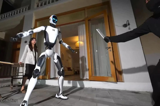 Nhà sản xuất lớn nhất thế giới ra mắt robot vệ sĩ: Biết võ Kungfu, nâng được ô tô giải cứu người mắc kẹt, giá dự kiến hơn 700 triệu đồng