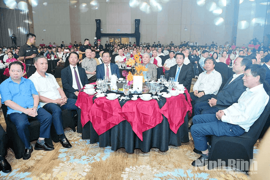 CEO Mường Thanh, ‘đại gia điếu cày’ Lê Thanh Thản và ‘đại gia Xuân Trường’ cùng xuất hiện tại một sự kiện đặc biệt