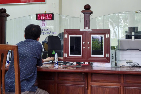 Nộp 500 triệu đồng lệ phí trước bạ rồi bị thu hồi sổ đỏ: Người dân kiện lại cơ quan thuế và thắng kiện
