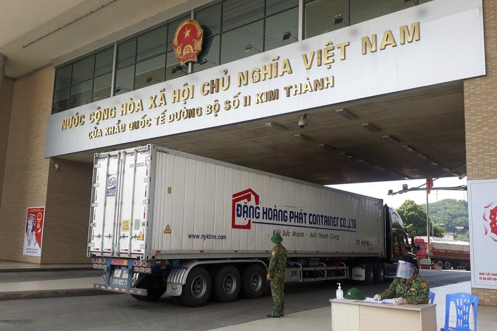 Cửa khẩu Lào Cai từng bước phục hồi hoạt động xuất nhập khẩu