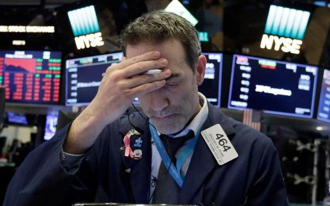 Cổ phiếu bán lẻ "bay màu" trong đêm, Dow Jones "bốc hơi" 1.164,52 điểm