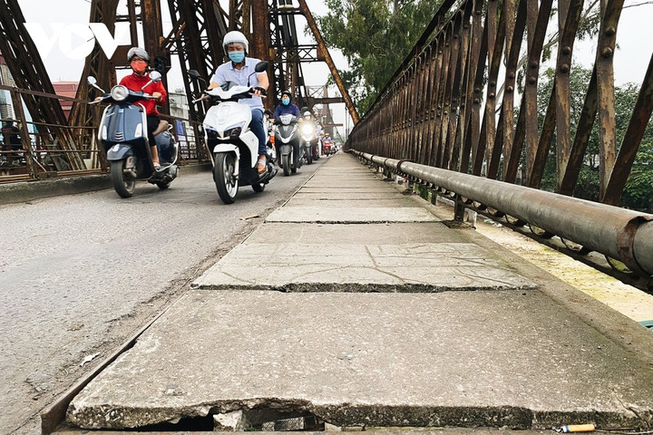 Chuẩn bị kiểm định tổng thể cầu Long Biên