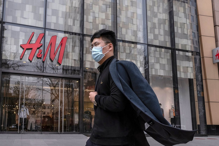 H&M đóng cửa hàng lớn nhất tại Thượng Hải