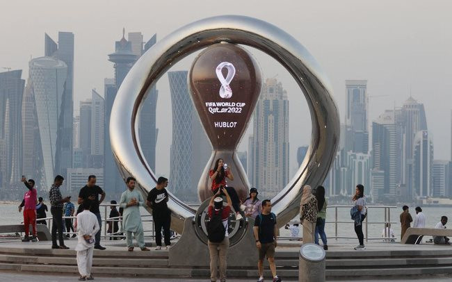 "Biết lỗ nhưng vẫn chịu chi", nền kinh tế Qatar tận dụng được gì từ World Cup 2022?