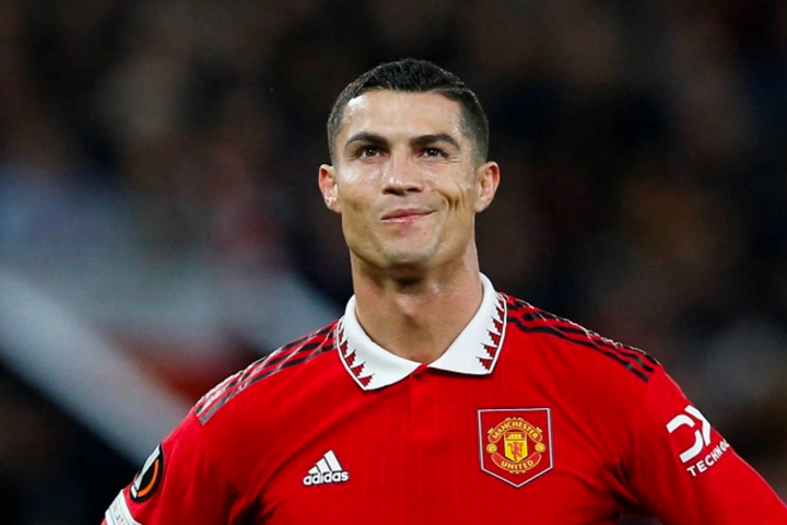 Ronaldo nhận đề nghị 225 triệu USD để thi đấu đến năm 40 tuổi