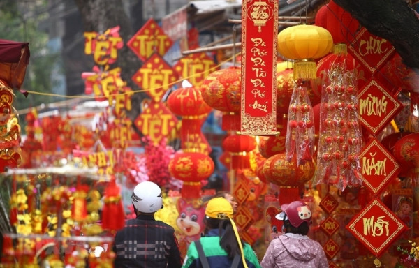 Thị trường Tết sôi động, Hà Nội thêm 91 điểm chợ hoa xuân phục vụ Tết Nguyên Đán