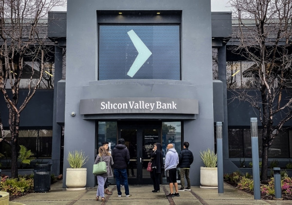 Silicon Valley Bank (SVB) vỡ nợ, nhân viên vẫn được trả lương thưởng "hậu hĩnh"