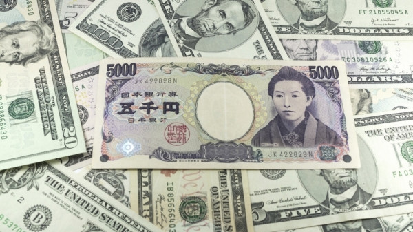 Tích trữ USD hay Yên Nhật thời "virus vỡ nợ" ngân hàng lây lan?