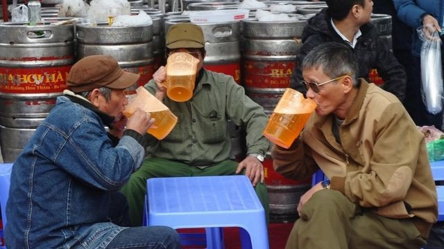 Chuyện của Sabeco (SAB): Tại sao nhiều quán bia/nhà hàng lớn ở TP. HCM không bán Bia Sài Gòn?