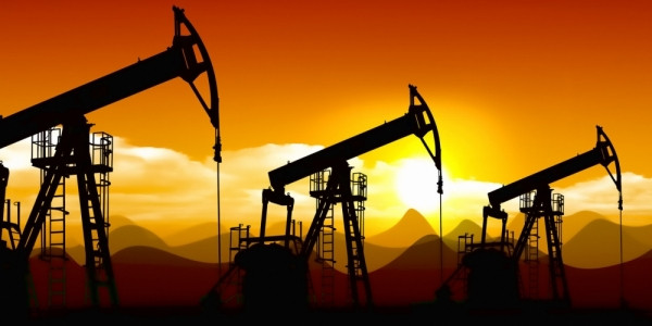 Giá xăng dầu hôm nay 25/5: Tăng 2% trước triển vọng cắt giảm sản lượng của OPEC+