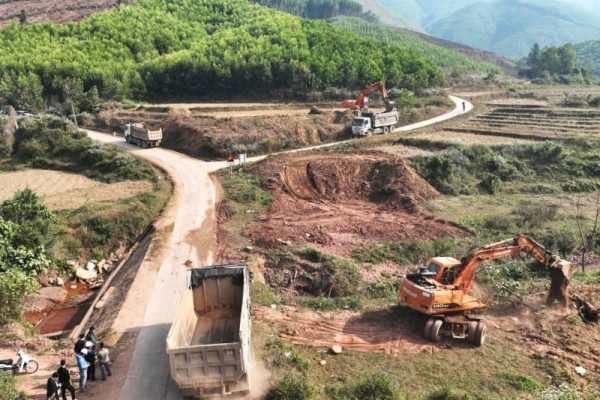 Quảng Ninh đẩy tiến độ thi công đường nối Hạ Long - Ba Chẽ