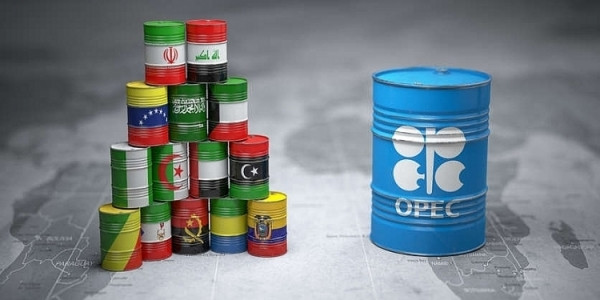 Giá dầu tăng vọt sau khi OPEC+ thông báo tiếp tục cắt giảm sản lượng
