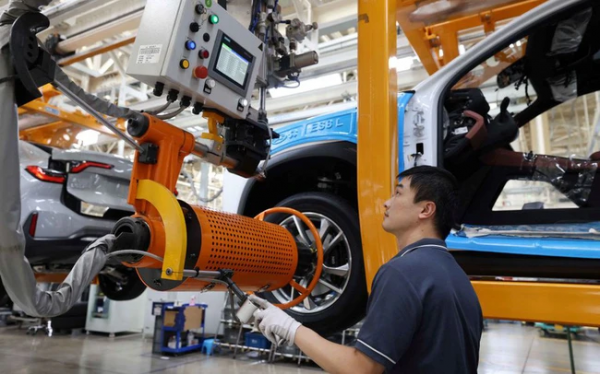 Trung Quốc: Hoạt động sản xuất suy giảm 4 tháng liên tiếp, các nhà máy ở châu Á "vạ lây"?