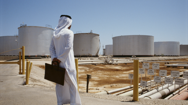 Lợi nhuận giảm gần 40%, ông trùm dầu mỏ Saudi Aramco vẫn chia cổ tức gần 20 tỷ USD