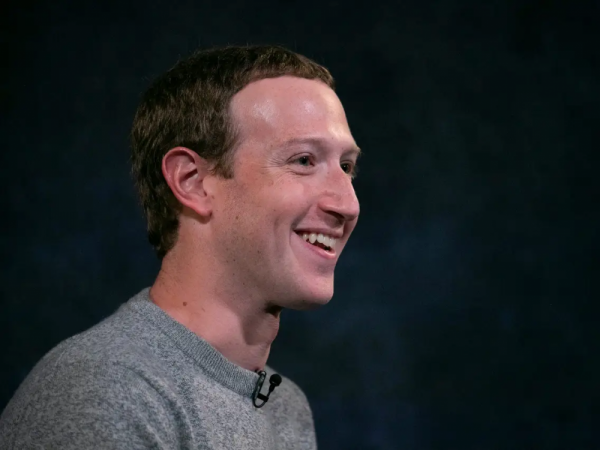 Tại sao Mark Zuckerberg tuyển dụng trở lại hàng ngàn nhân viên đã sa thải?