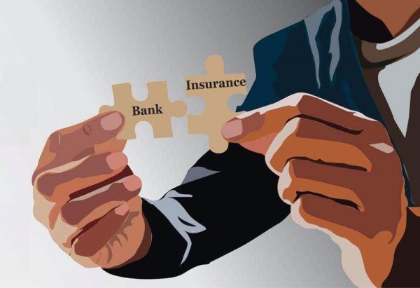 Bảo hiểm, trái phiếu gặp khủng hoảng, ngân hàng tìm nguồn thu mới ở đâu?