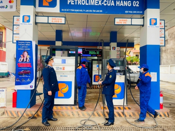 16 thương nhân phân phối xăng dầu bị tước giấy phép